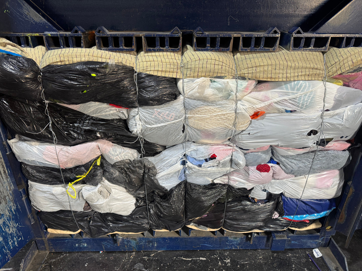 Credential Clothing Bale #25- 1042 lbs