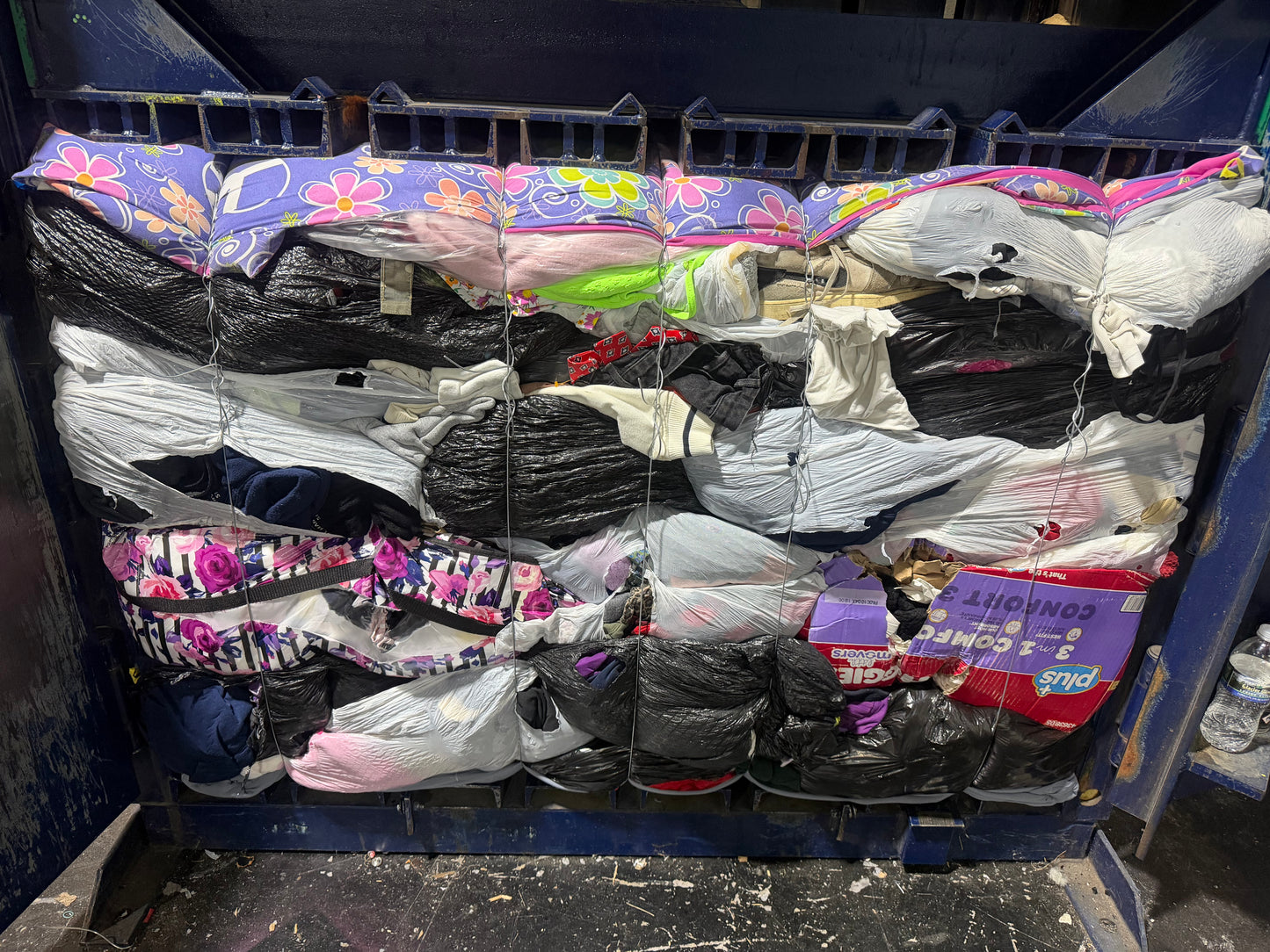 Credential Clothing Bale #20- 1098 lbs.