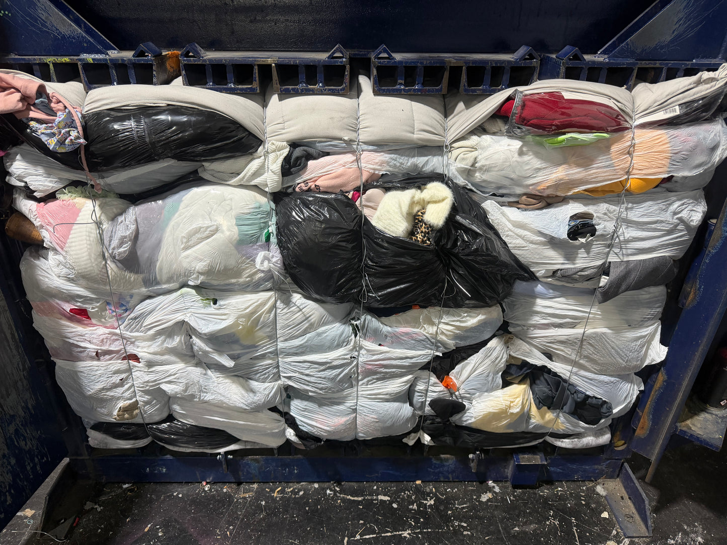 Credential Clothing Bale #18- 1102 lbs.