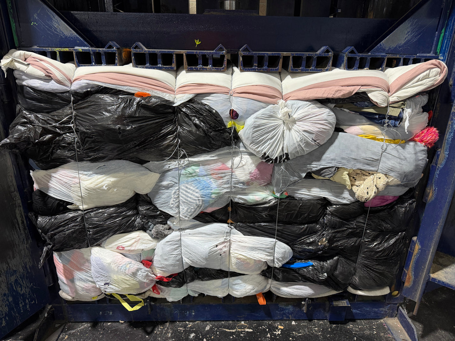 Credential Clothing Bale #39- 1130 lbs.