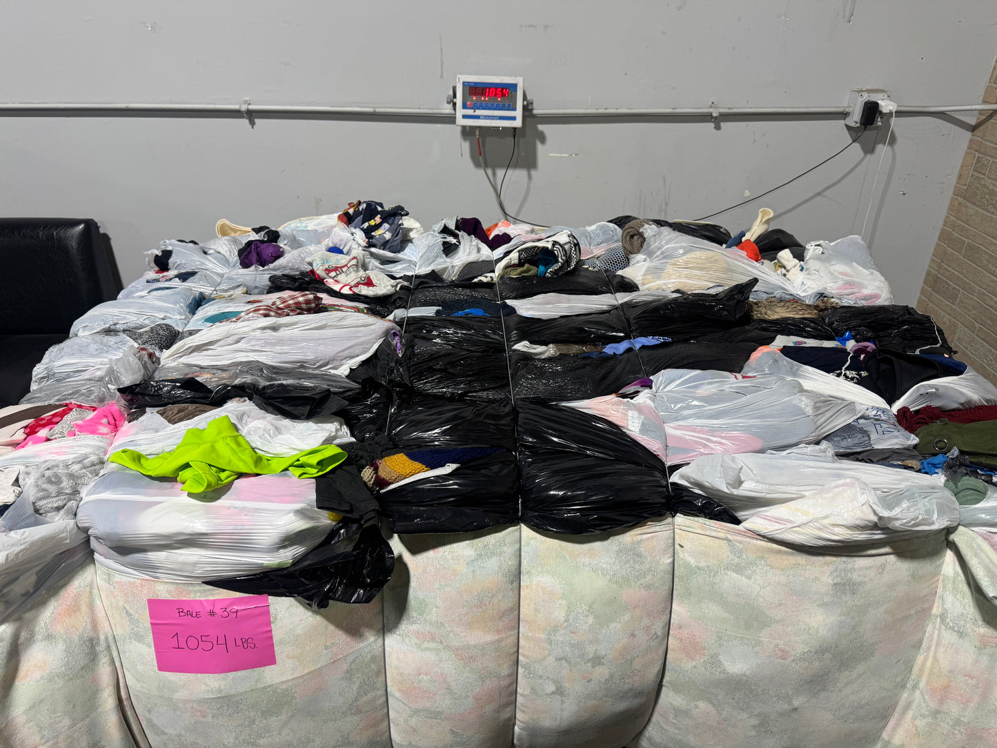 Credential Clothing Bale #39- 1054 lbs