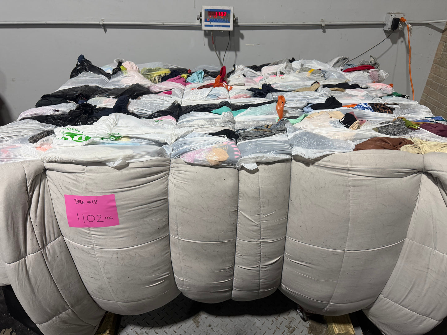 Credential Clothing Bale #18- 1102 lbs.