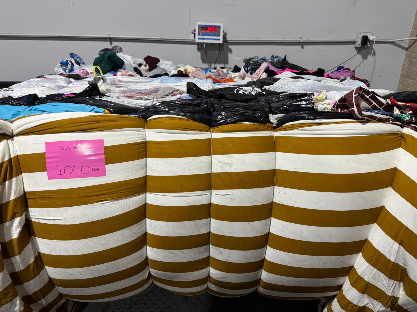 Credential Clothing Bale #21- 1070 lbs