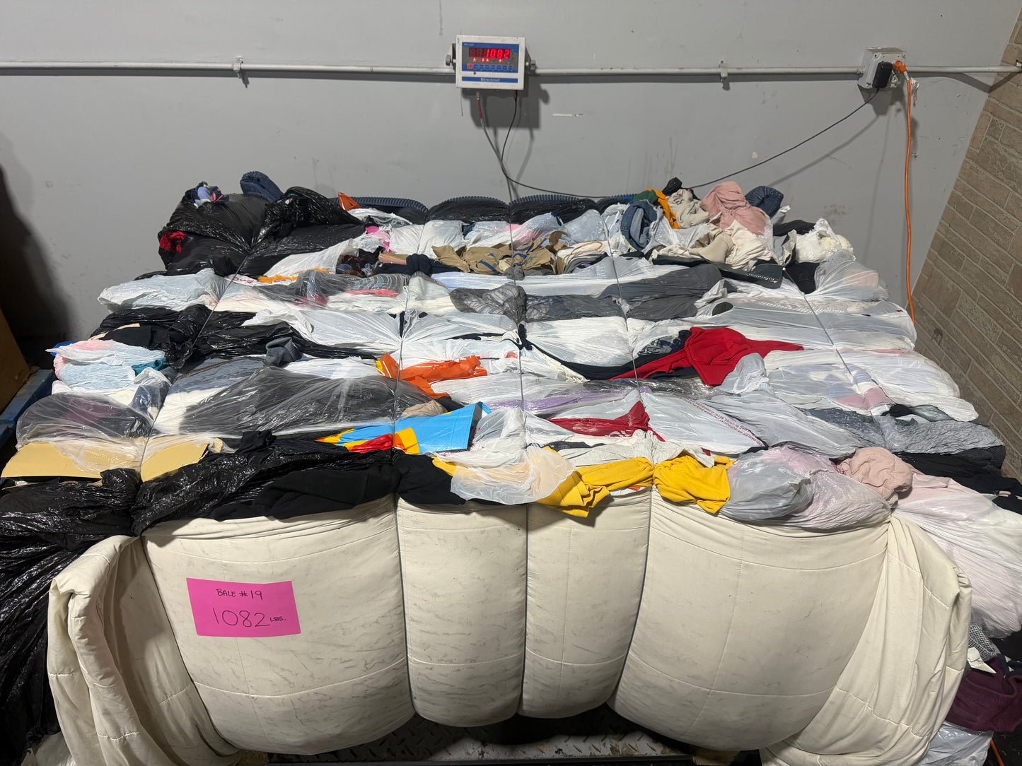 Credential Clothing Bale #19- 1082 lbs.