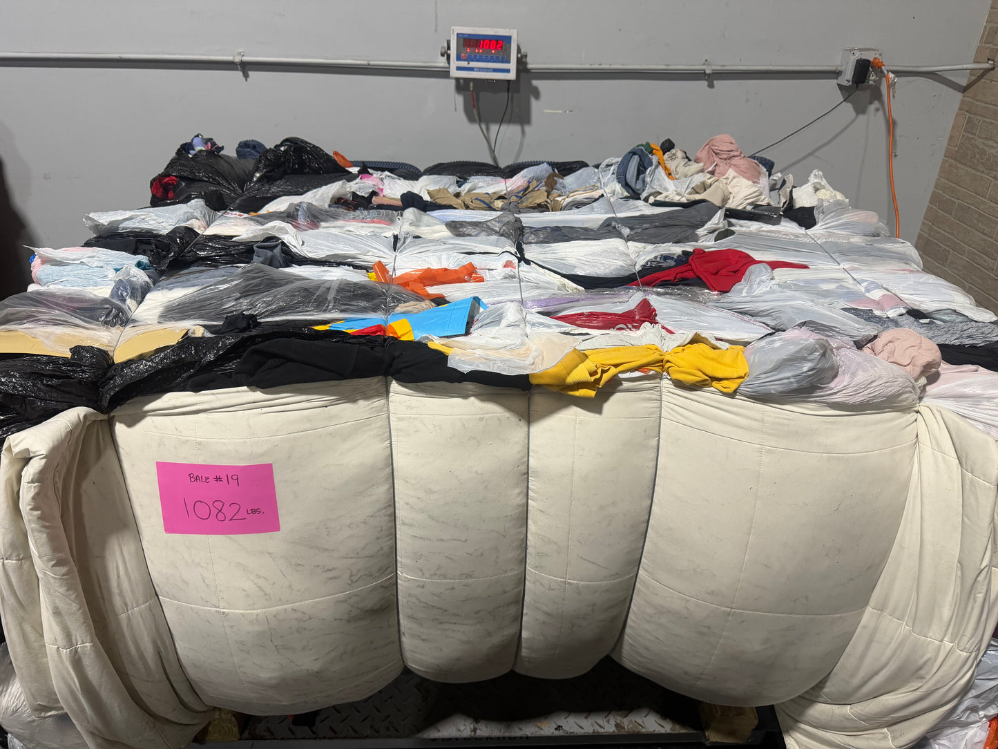Credential Clothing Bale #19- 1082 lbs.