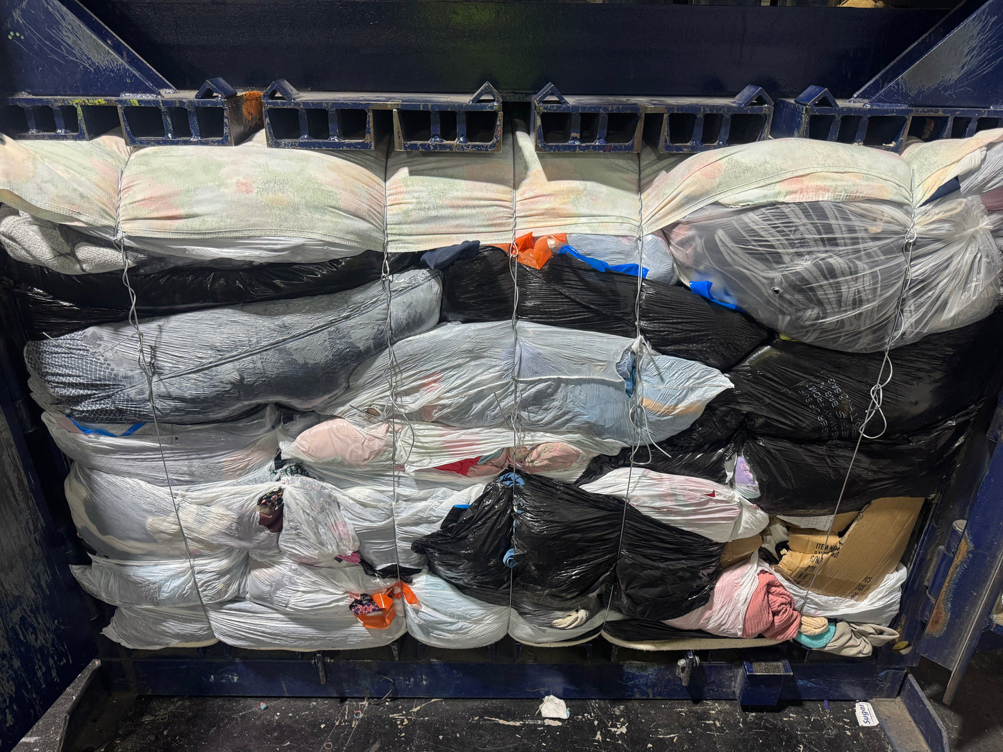 Credential Clothing Bale #39- 1054 lbs