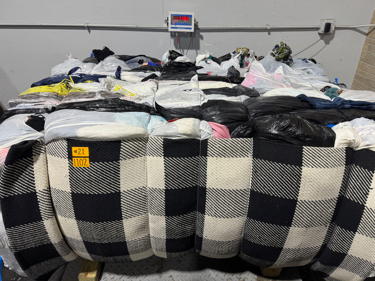 Credential Clothing Bale #21- 1102 lbs.